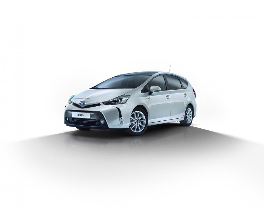  Toyota Prius + 2015 года  (фото 4 из 8)
